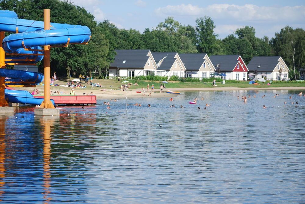 Europarcs De Biesbosch Hotell Willemsdorp Exteriör bild