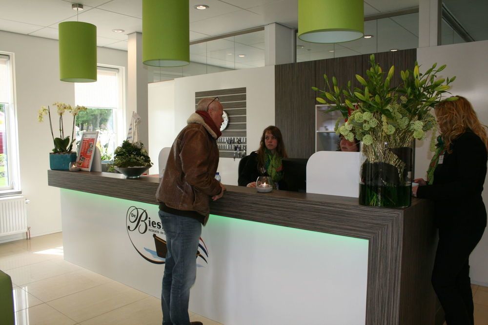 Europarcs De Biesbosch Hotell Willemsdorp Exteriör bild