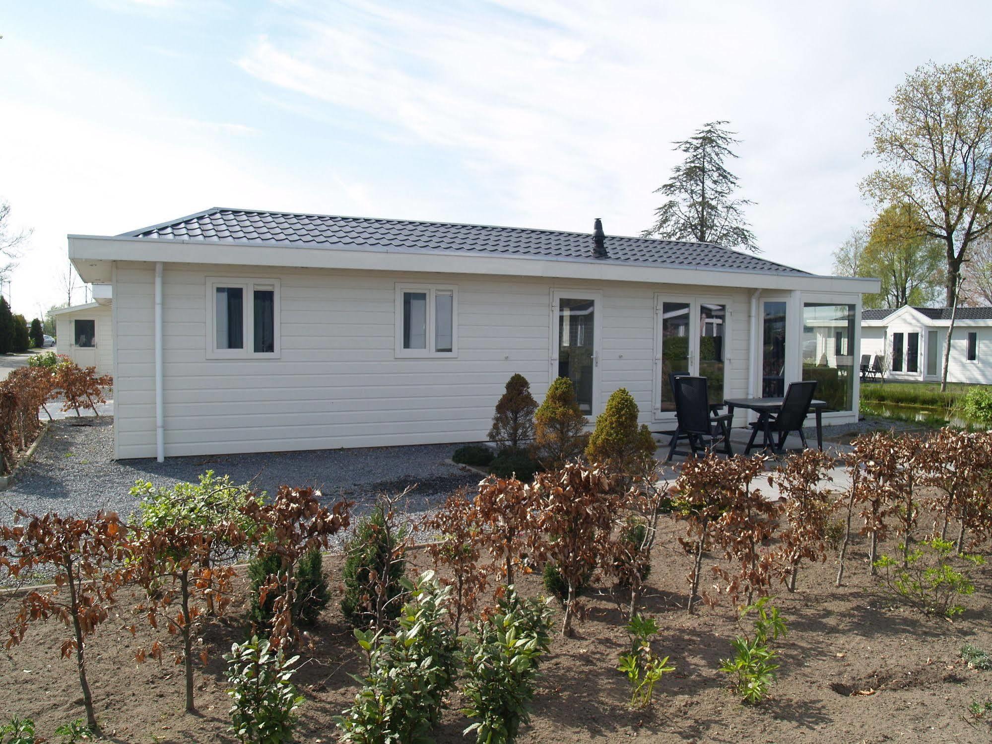 Europarcs De Biesbosch Hotell Willemsdorp Exteriör bild